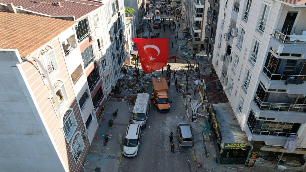 İzmir’deki faciada kahreden detaylar: Kimi kendine ayakkabı bakıyordu kimi pazara gidiyordu 32